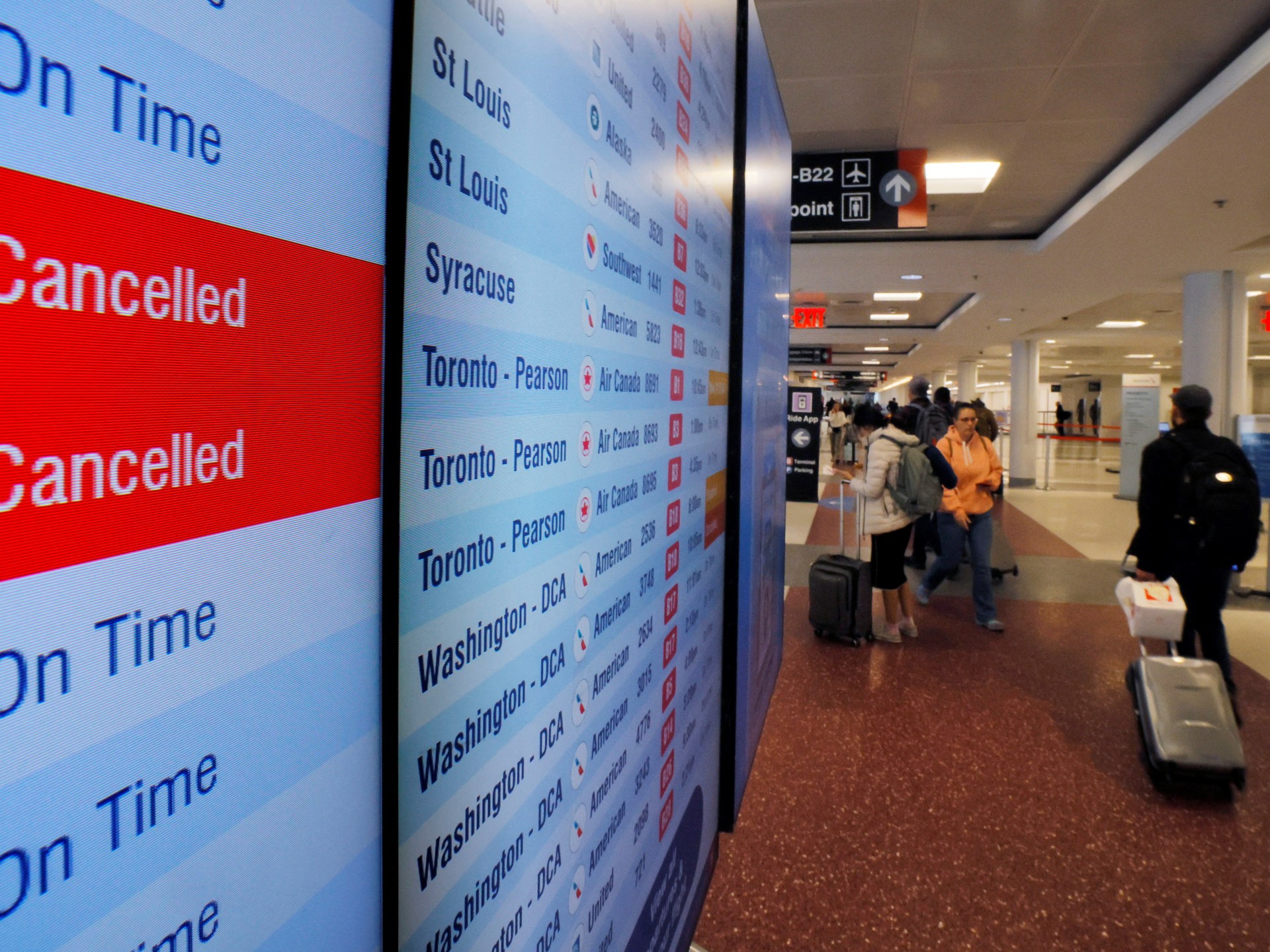 Widespread Flight Cancellations and Delays Across the US Amid Ongoing Government Shutdown – Mirror Brief